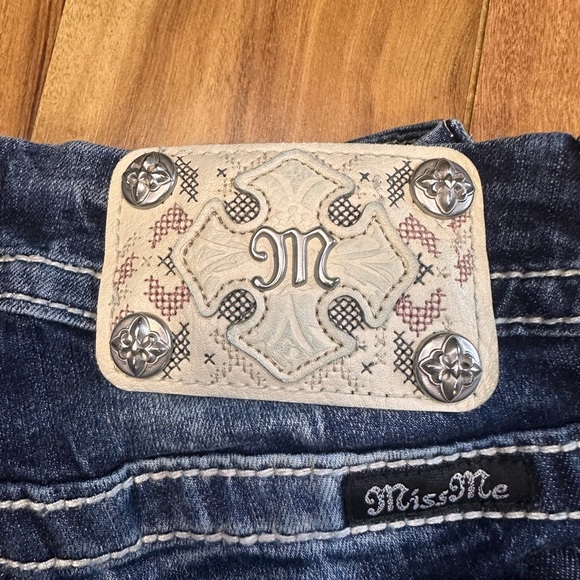 Miss Me Jeans Bootcut Size 26 Dark Wash Sequin Embellished Distressed Pockets - Picture 3 of 12